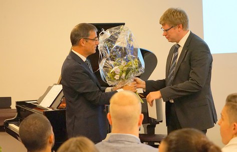 Der Präsident der FKSZ verabschiedet Rektor Martin von Ostheim 