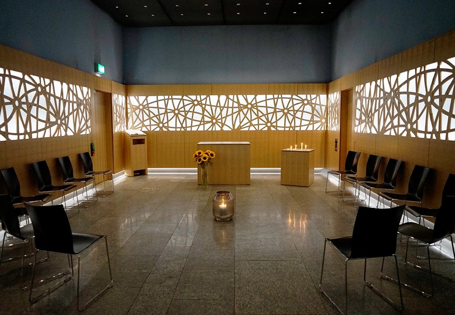 Der interreligiöse Andachtsraum im Flughafen Zürich steht allen Konfessionen offen. Bild: Saskia Richter